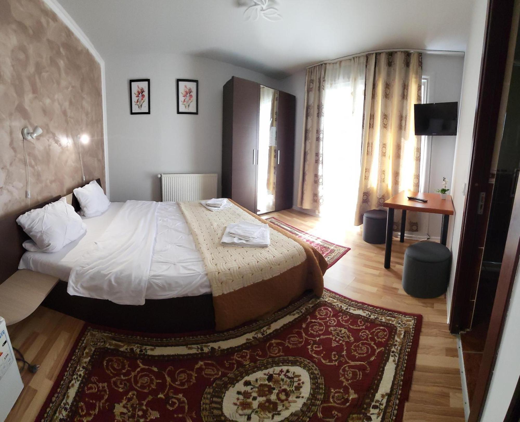 Pensiunea Mountain King Sîmbăta de Sus Exterior foto